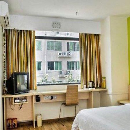 7 Days Inn Fuzhou Gandong Avenue Passenger Station Экстерьер фото